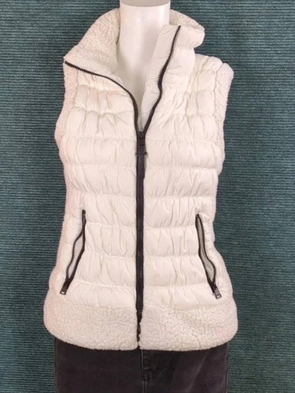 Calvin Klein Performance Sherpa Puffer Vest - Picture 3 of 17